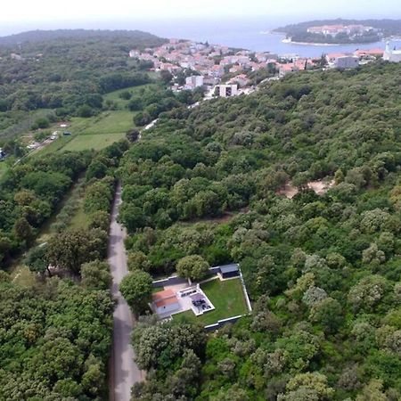 Apartment In Park Forest Soline Near The Sea Pjescana Uvala Exterior foto