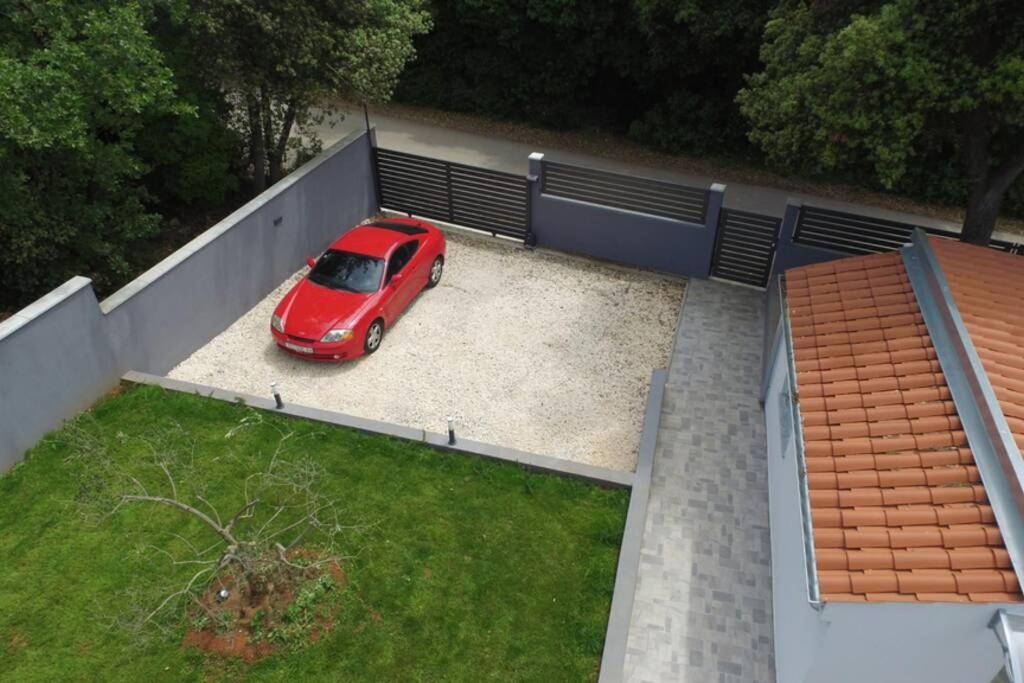 Apartment In Park Forest Soline Near The Sea Pjescana Uvala Exterior foto